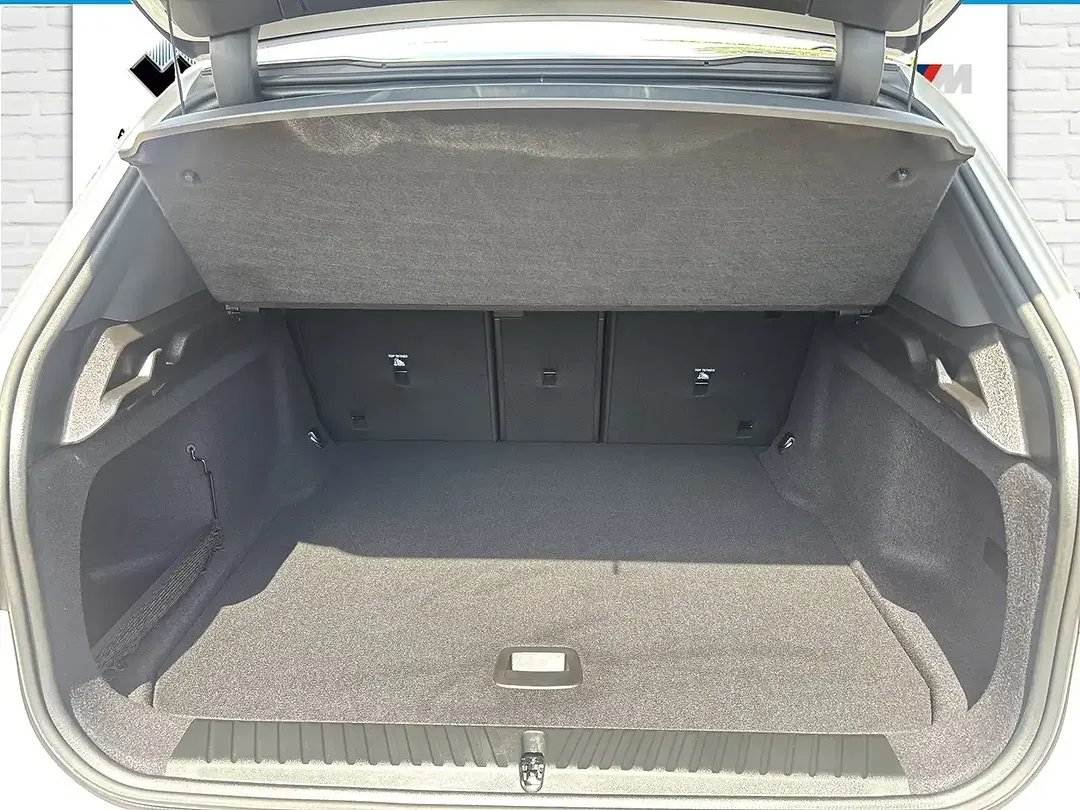 BMW iX3 - Thumbnail 12