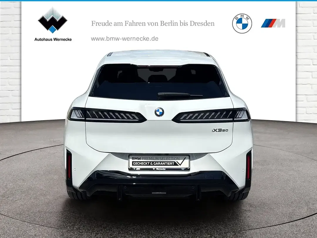 BMW iX3 - Thumbnail 4