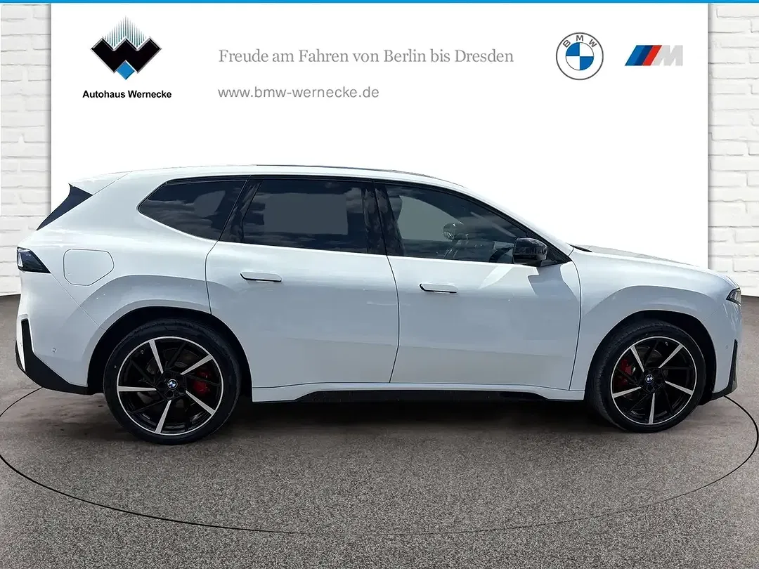 BMW iX3 - Thumbnail 6