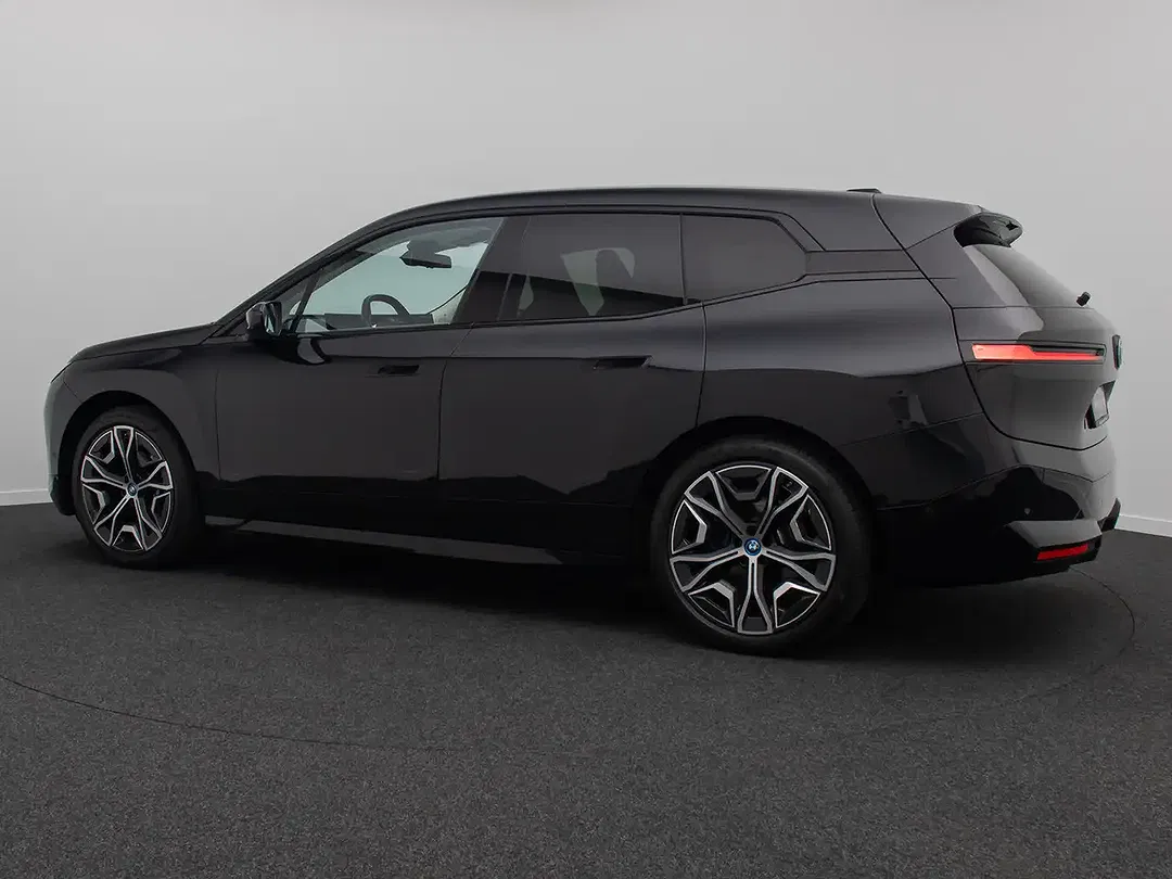 BMW iX - Thumbnail 10