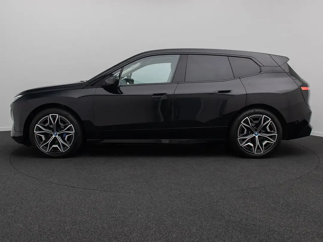 BMW iX - Thumbnail 11