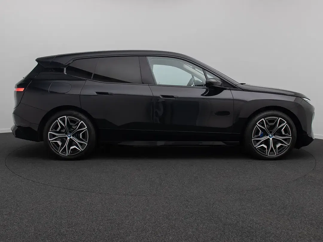 BMW iX - Thumbnail 5