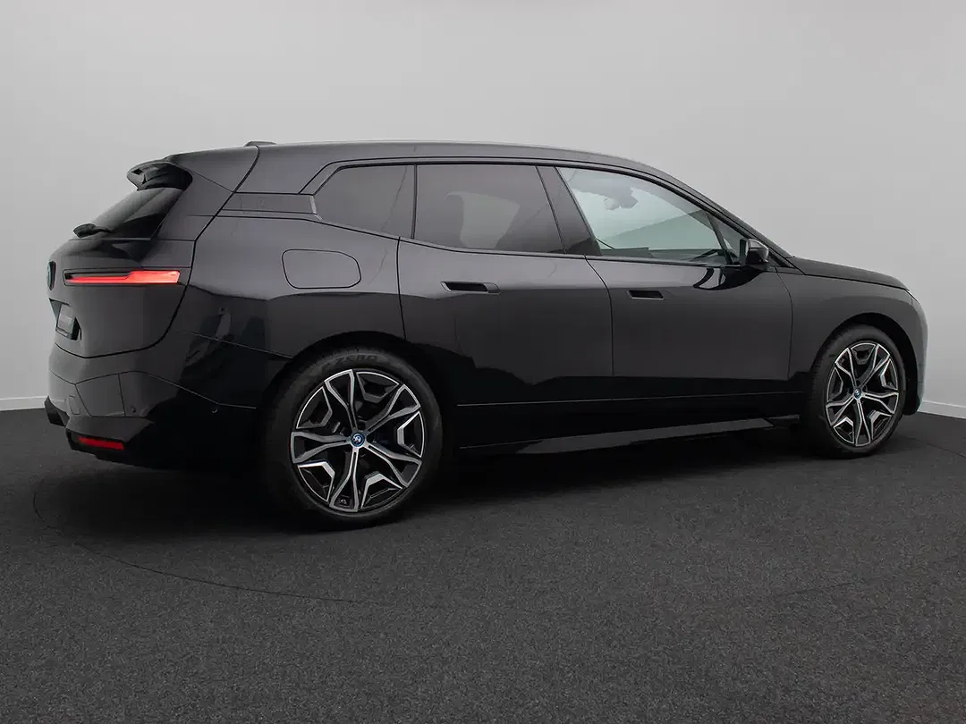 BMW iX - Thumbnail 6