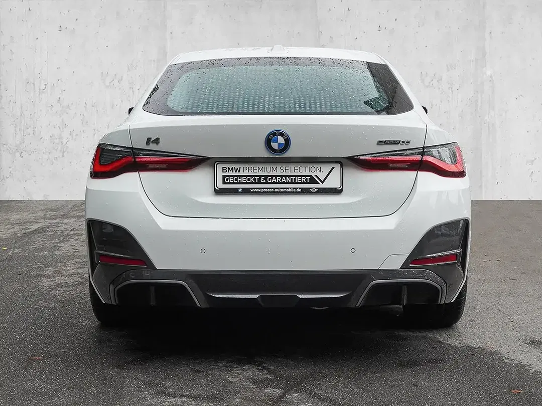 BMW i4 - Thumbnail 4