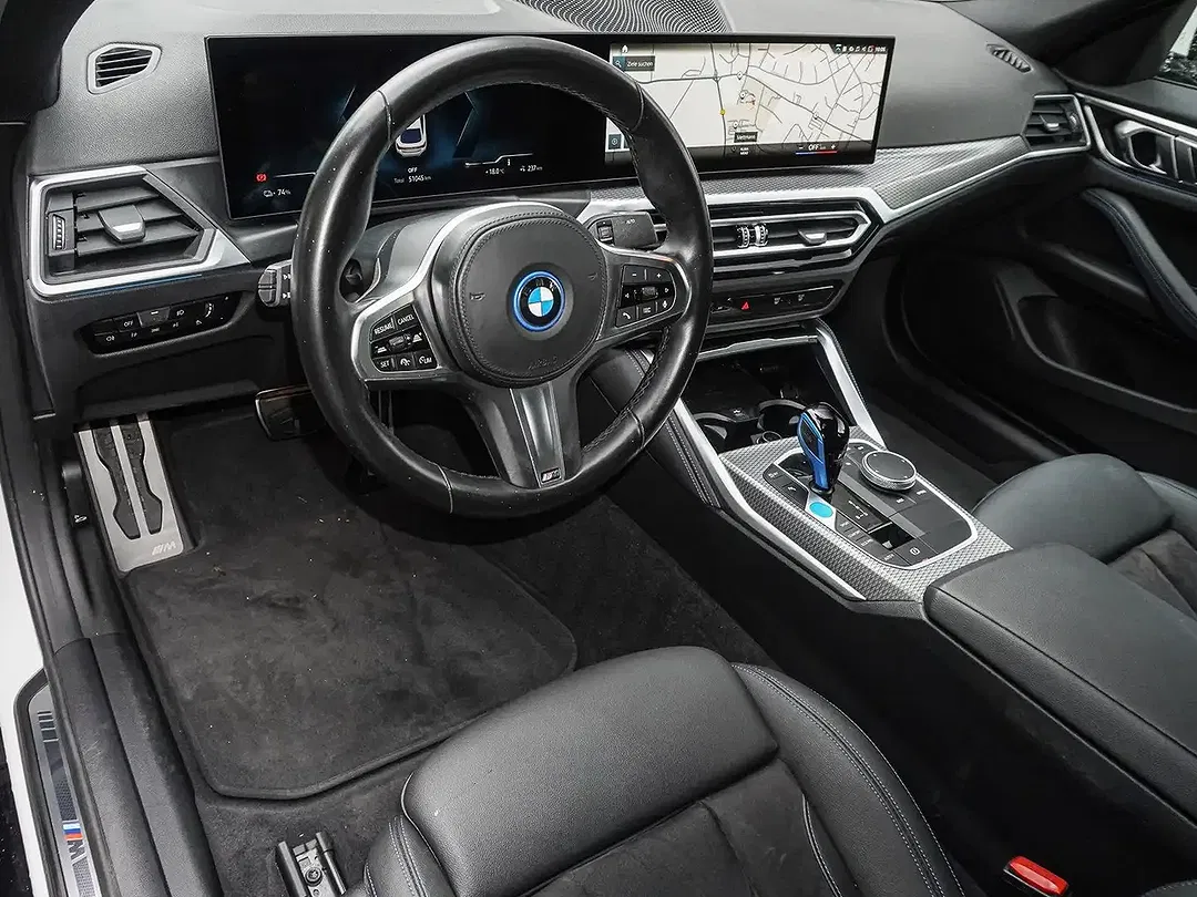 BMW i4 - Thumbnail 7