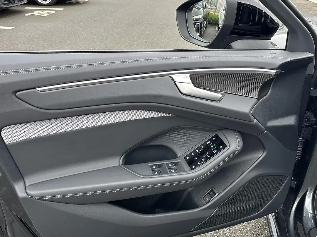 Audi A6 - Thumbnail 11