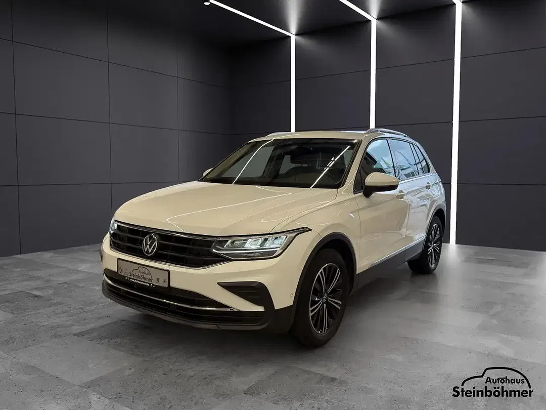 Volkswagen Tiguan - Thumbnail 1