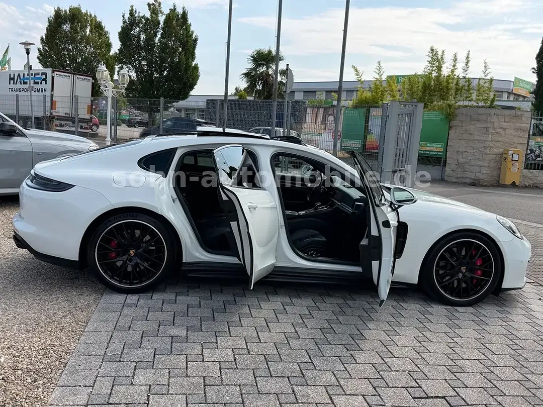 Porsche Panamera - Thumbnail 10