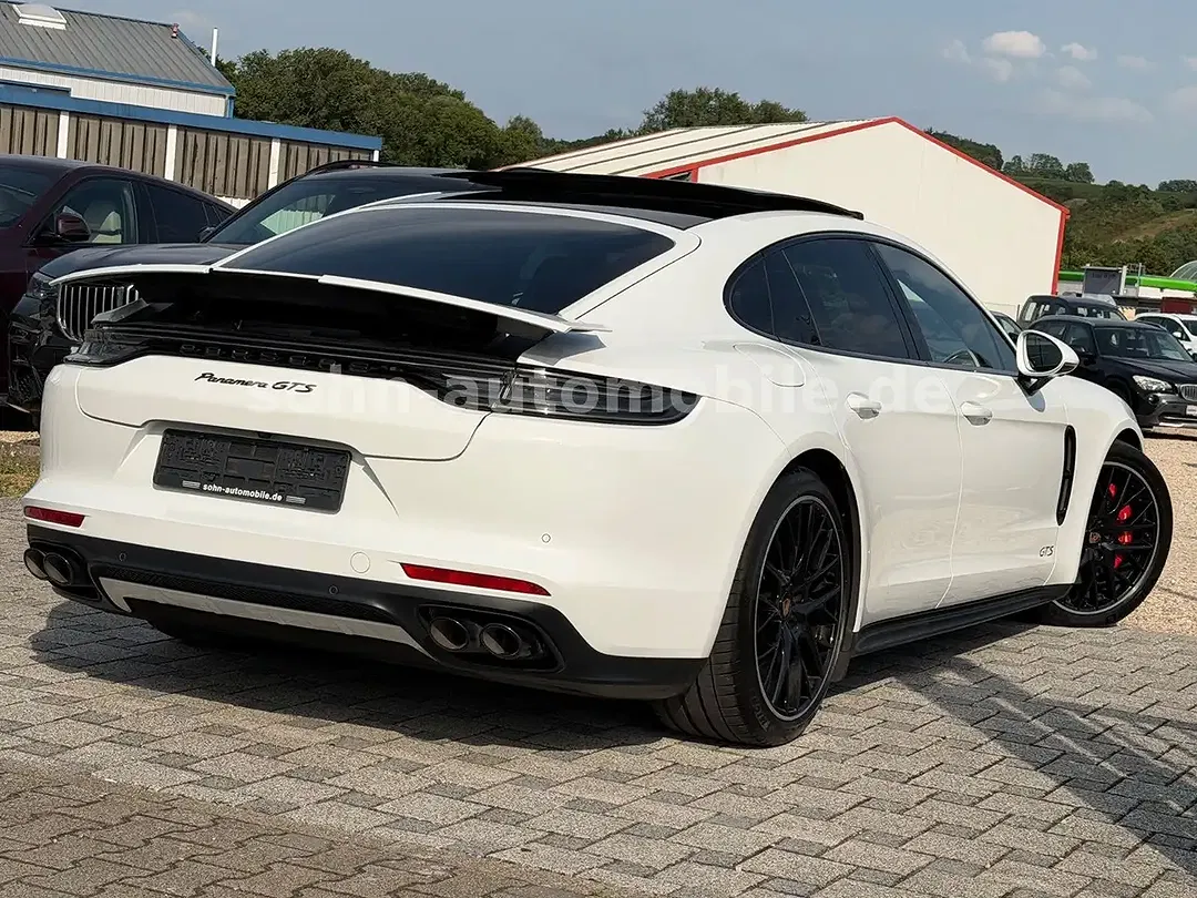 Porsche Panamera - Thumbnail 5