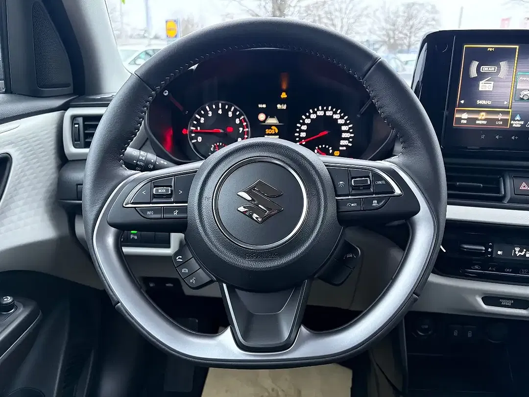 Suzuki Swift - Thumbnail 15