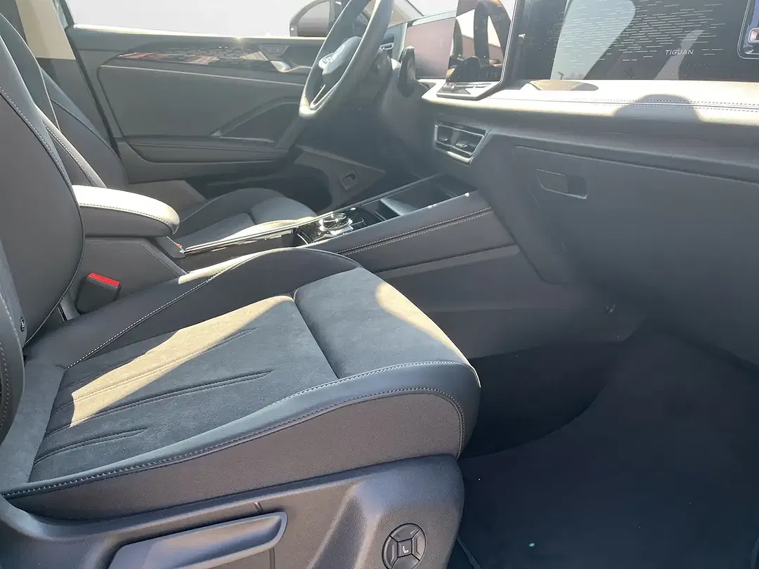 Volkswagen Tiguan - Thumbnail 13