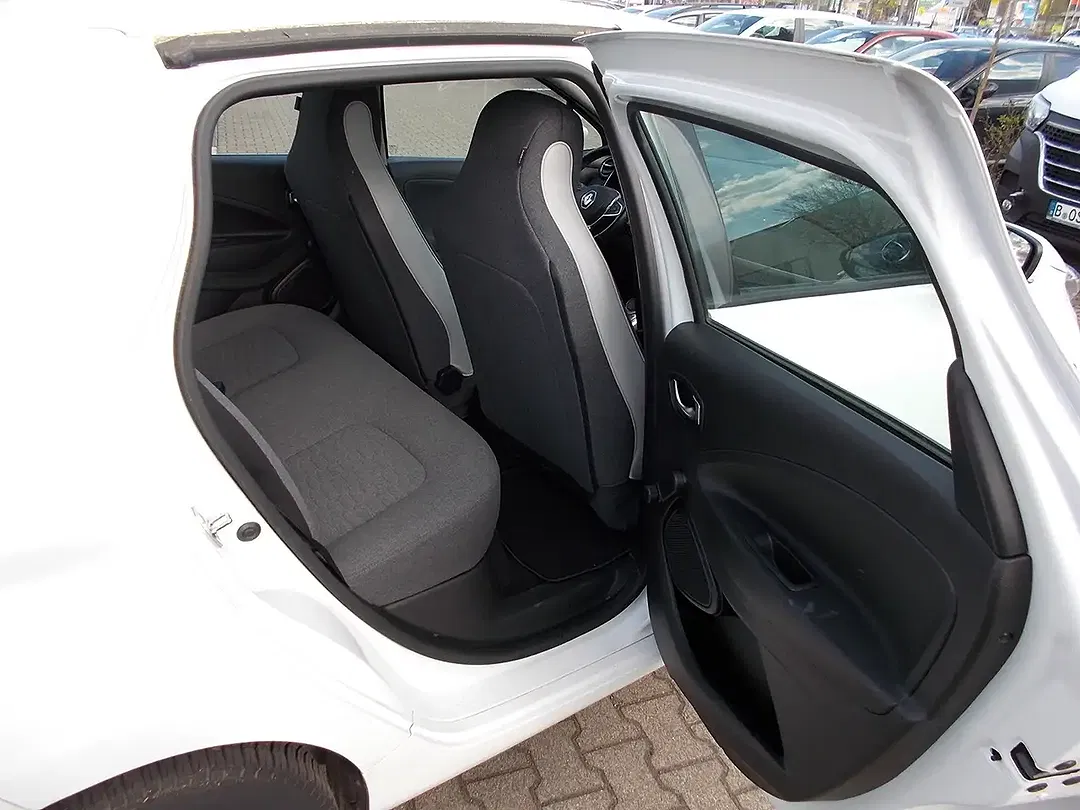 Renault ZOE - Thumbnail 4