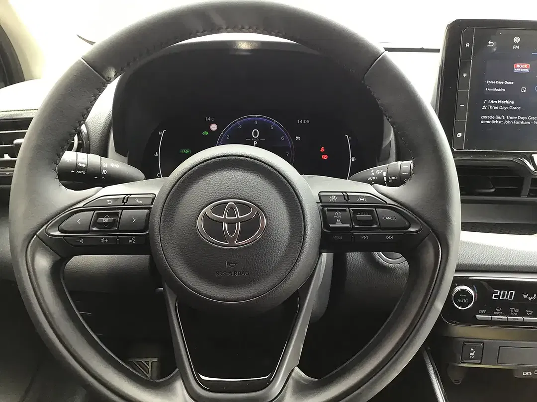Toyota Yaris - Thumbnail 10