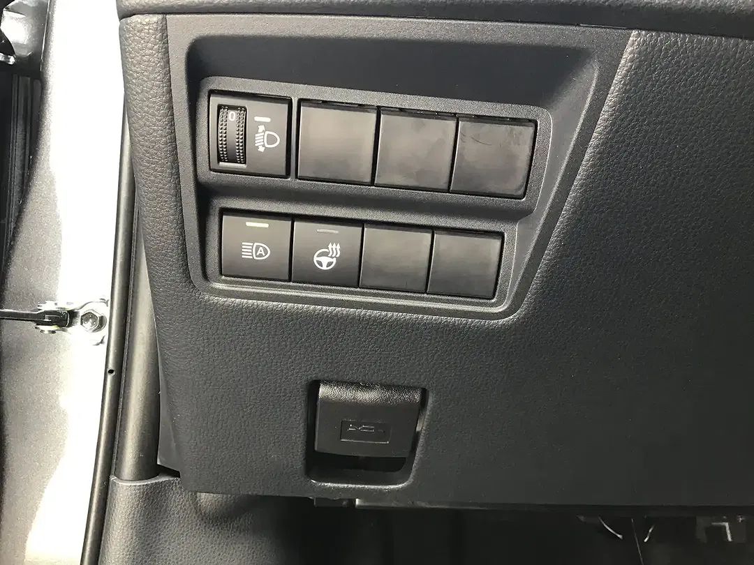 Toyota Yaris - Thumbnail 15