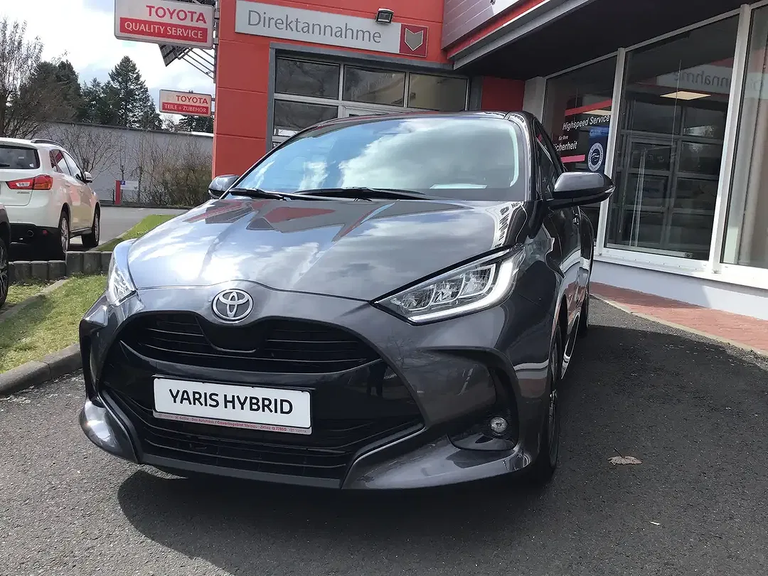 Toyota Yaris - Thumbnail 3