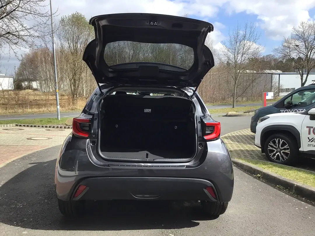Toyota Yaris - Thumbnail 5