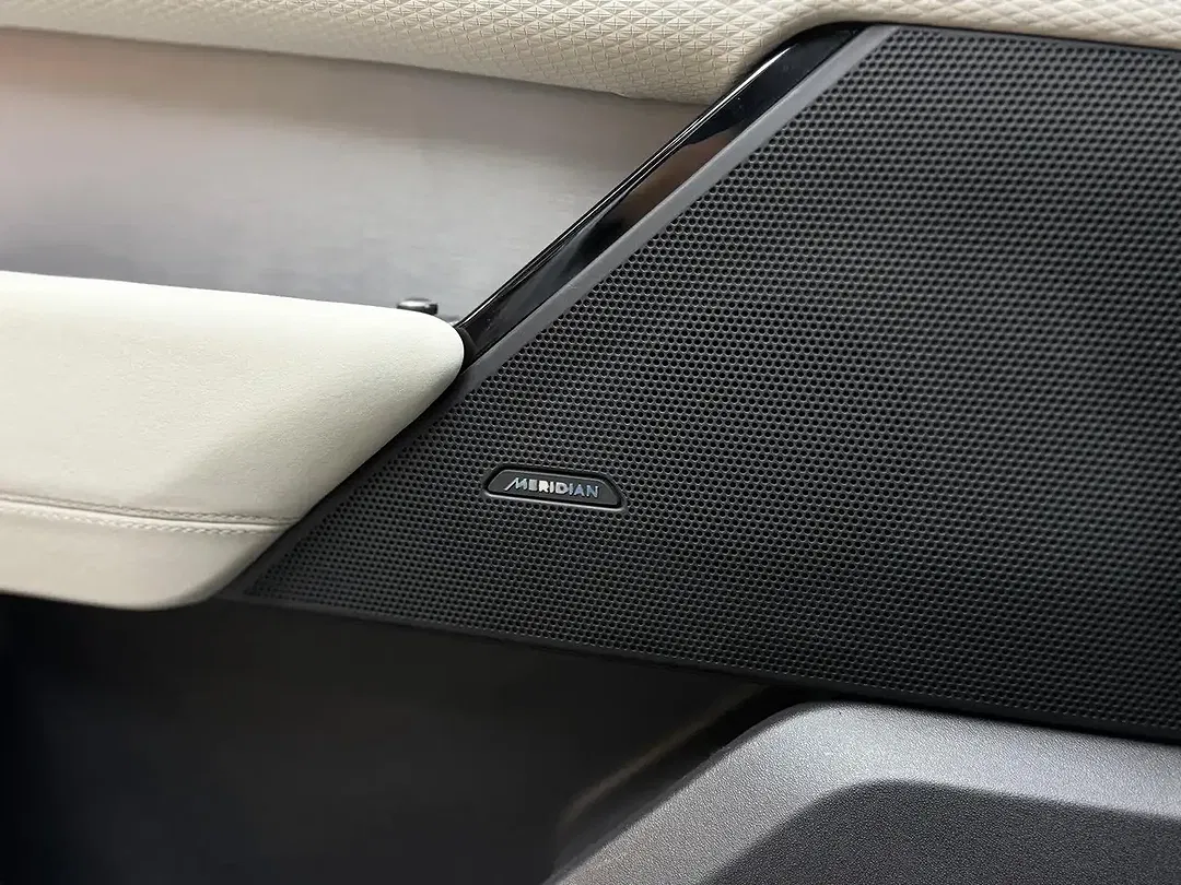 Land Rover Range Rover Velar - Thumbnail 11