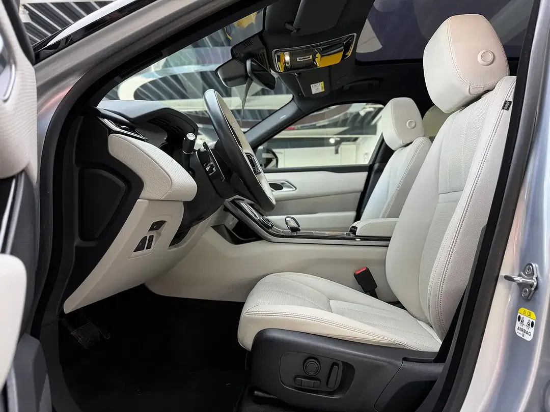 Land Rover Range Rover Velar - Thumbnail 13