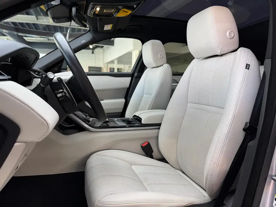 Land Rover Range Rover Velar - Thumbnail 14