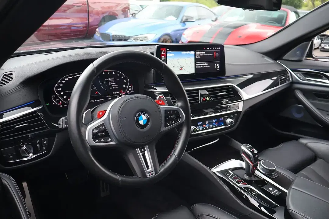 BMW M5 - Thumbnail 11