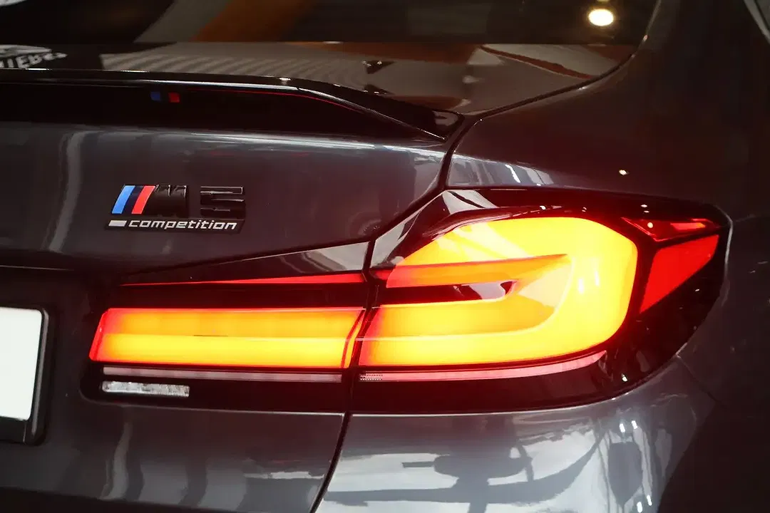 BMW M5 - Thumbnail 9