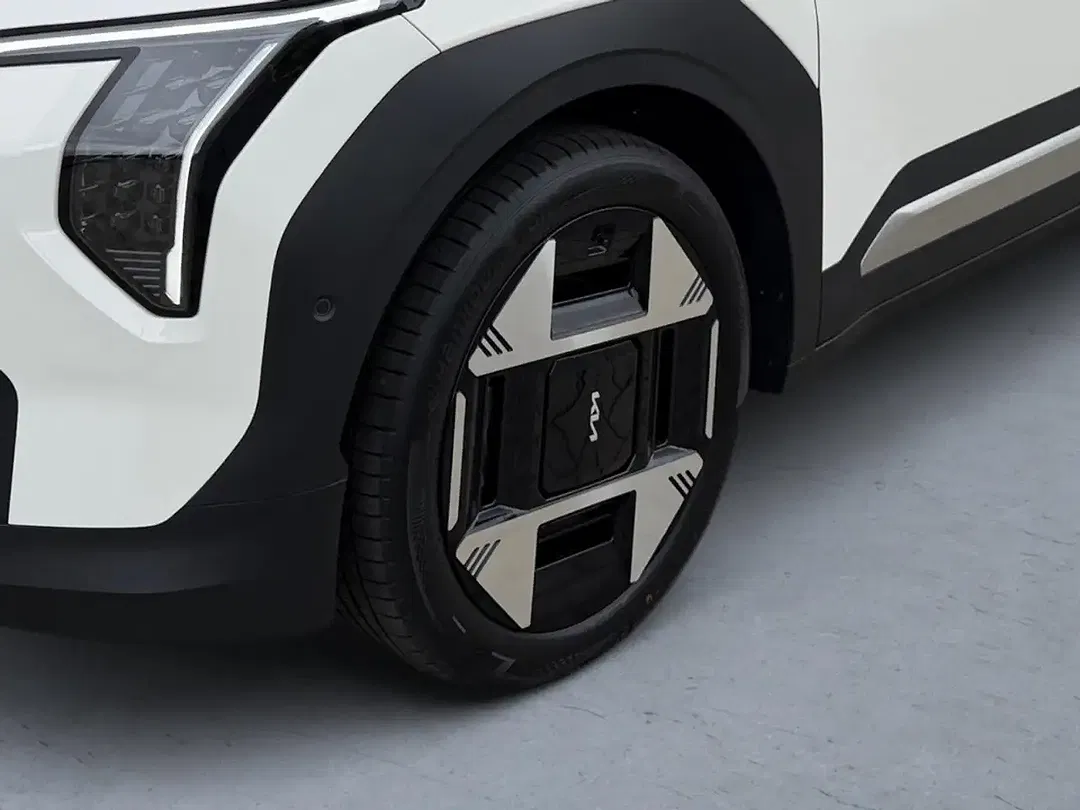 Kia EV3 - Thumbnail 6