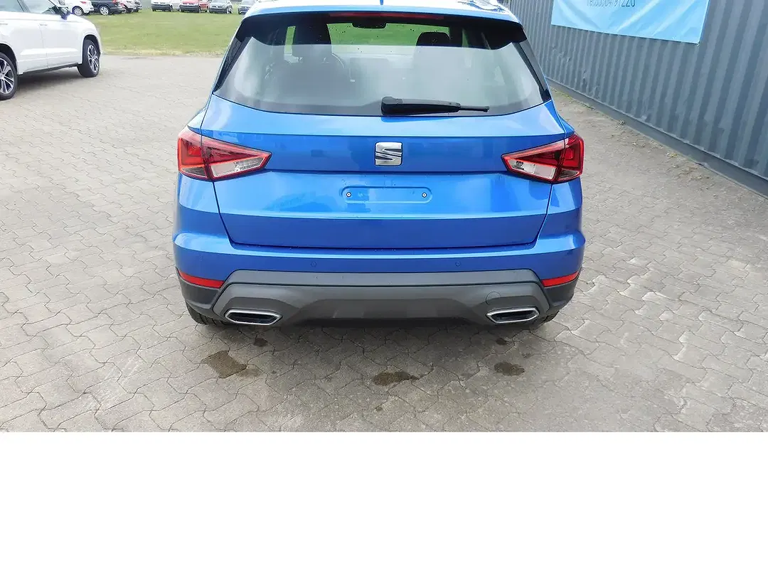 SEAT Arona - Thumbnail 4