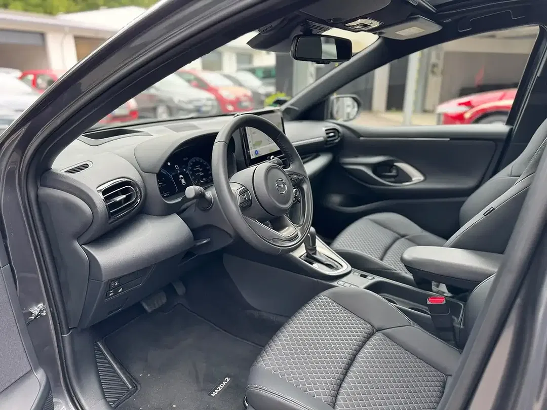 Mazda 2 - Thumbnail 5