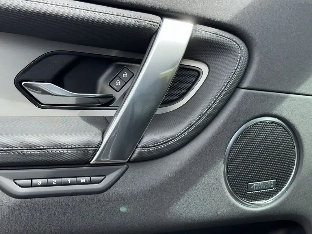 Land Rover Discovery Sport - Thumbnail 16