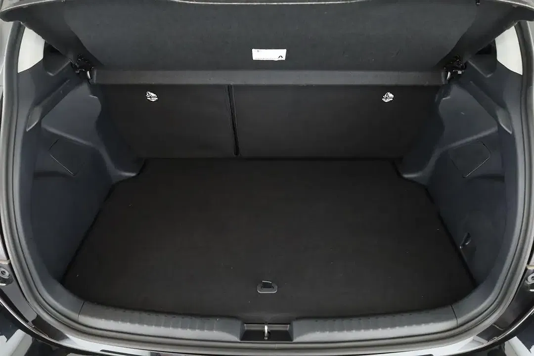 Toyota Yaris - Thumbnail 10
