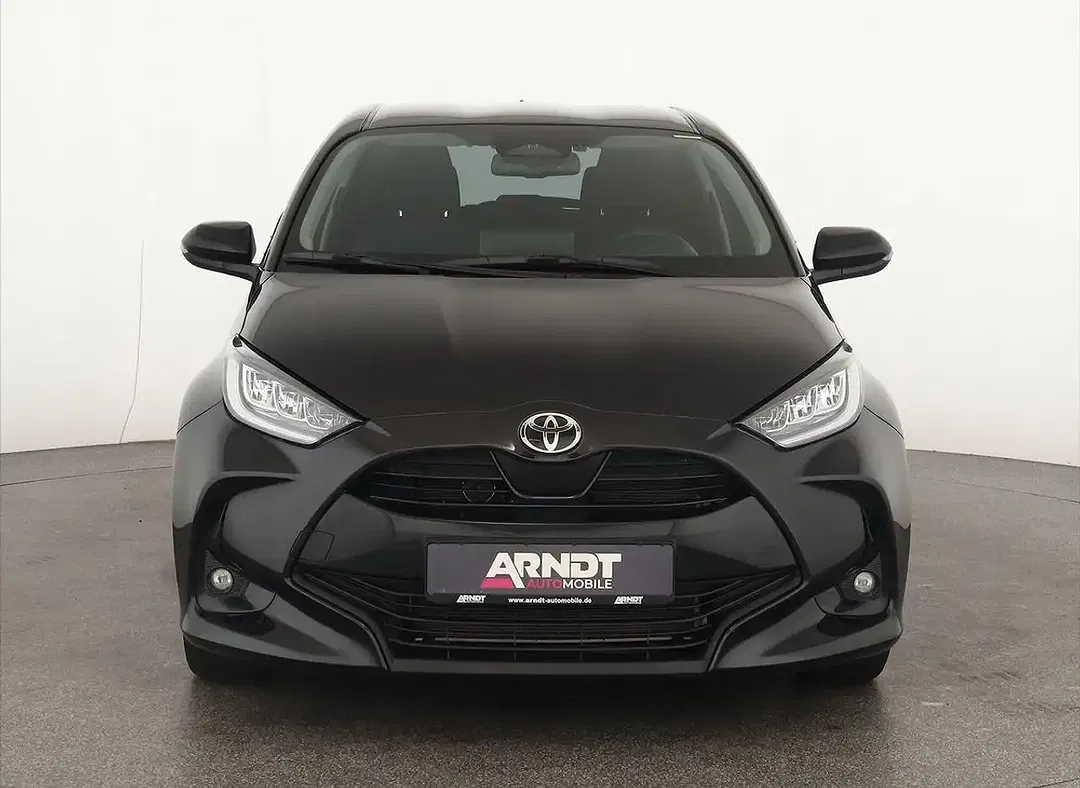Toyota Yaris - Thumbnail 3