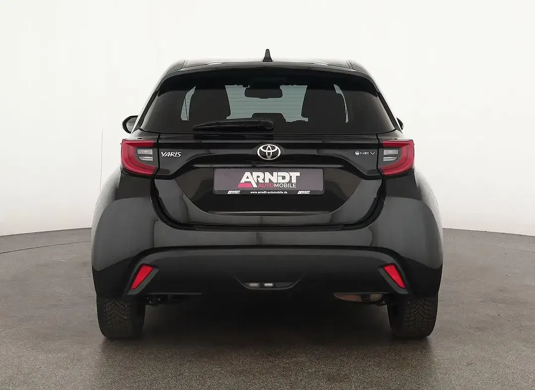 Toyota Yaris - Thumbnail 6