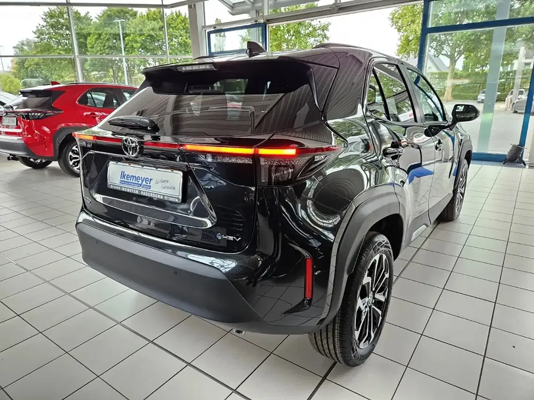 Toyota Yaris Cross - Thumbnail 3