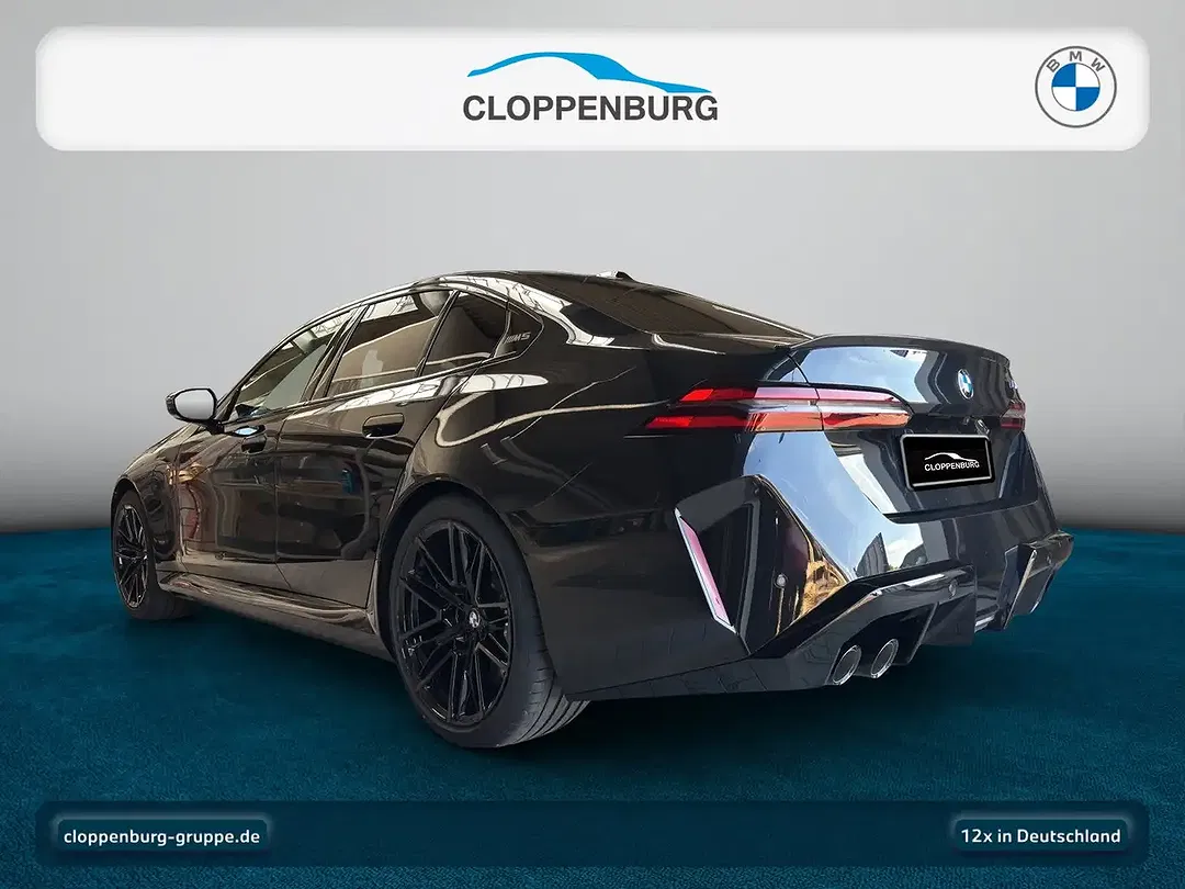 BMW M5 - Thumbnail 3