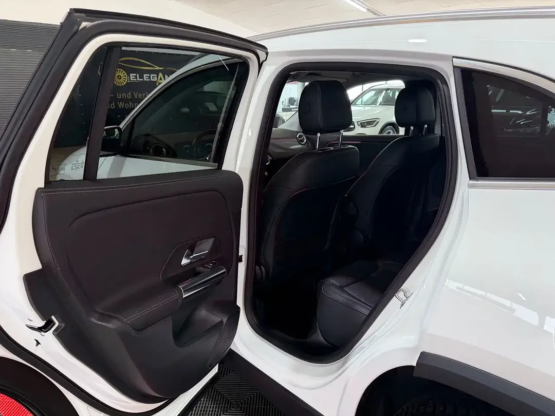 Mercedes-Benz GLA 250 - Thumbnail 11