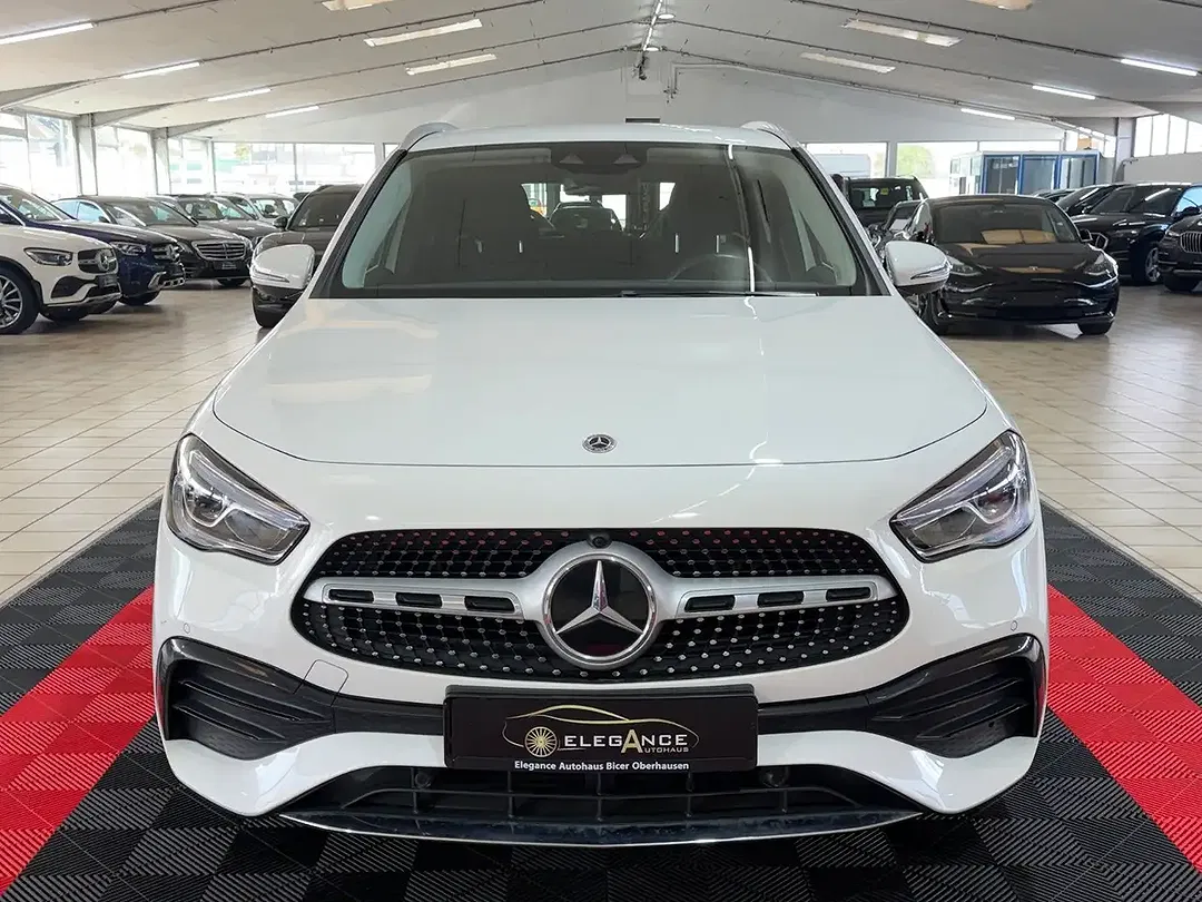 Mercedes-Benz GLA 250 AMG Line - foto 2