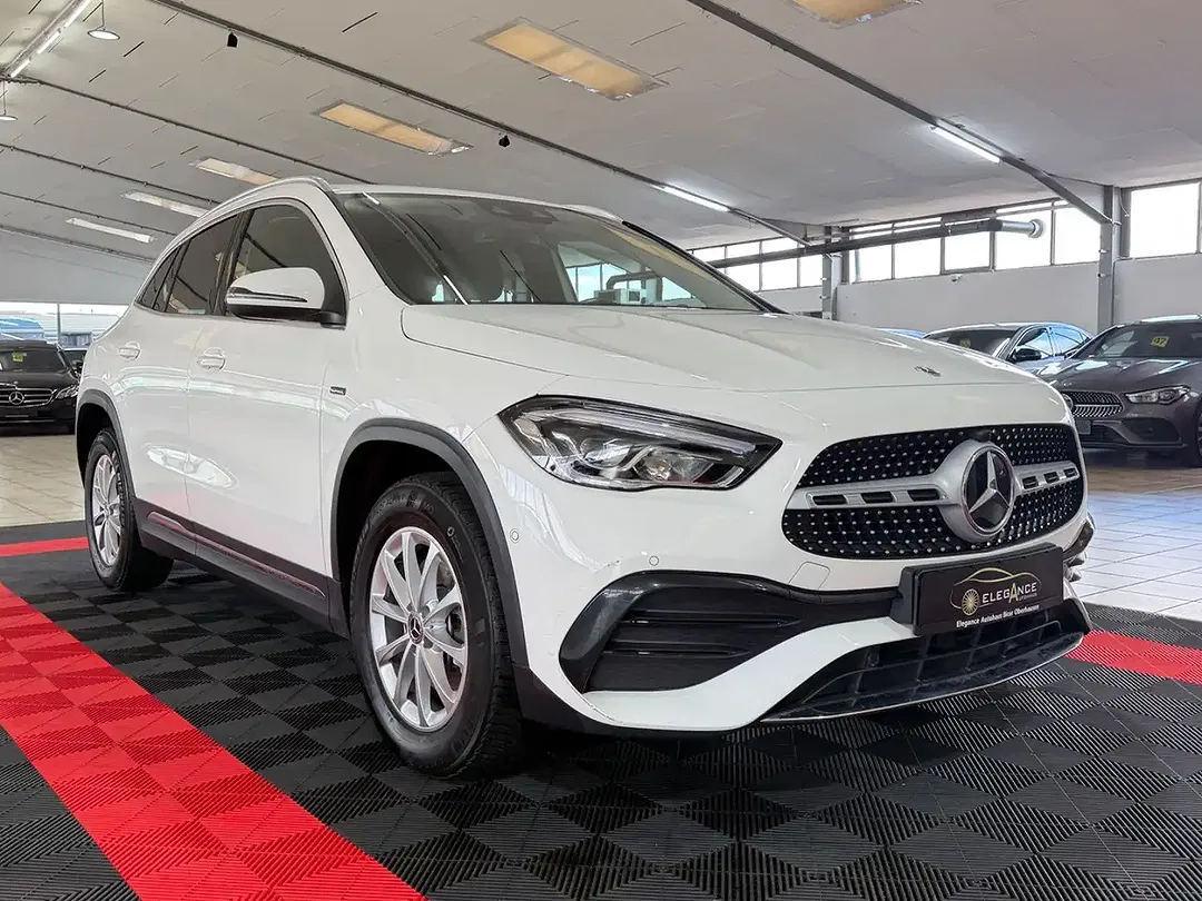 Mercedes-Benz GLA 250 - Thumbnail 3
