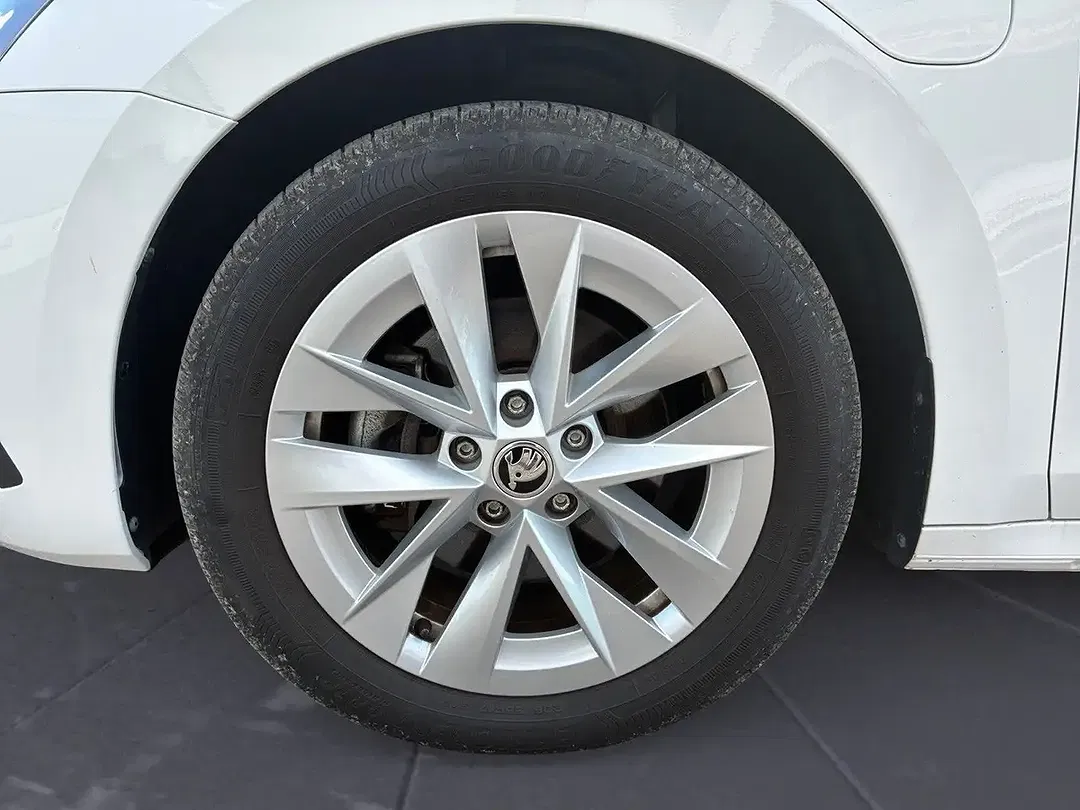 Skoda Octavia - Thumbnail 6