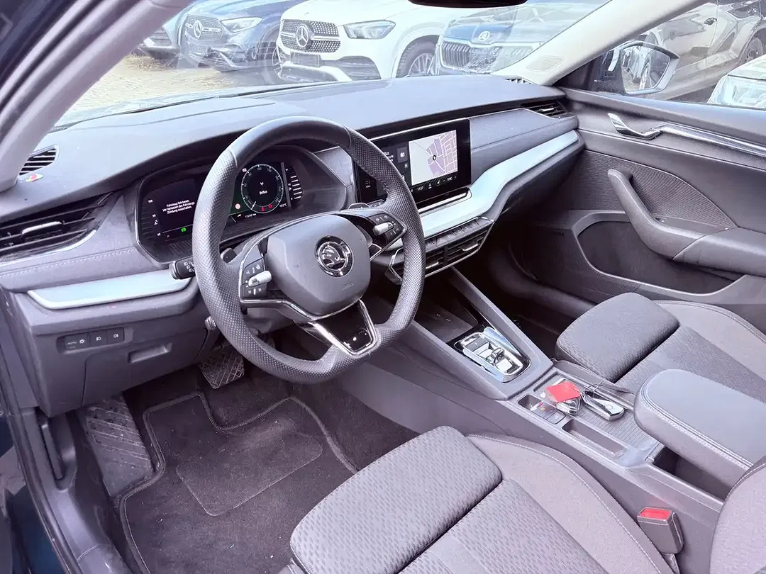Skoda Octavia 2.0 TDI DSG Combi - foto 7