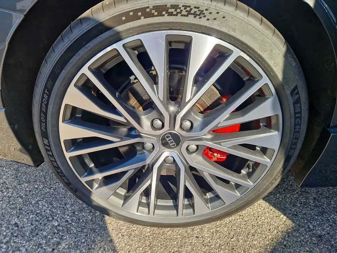 Audi S6 e-tron Avant - foto 14