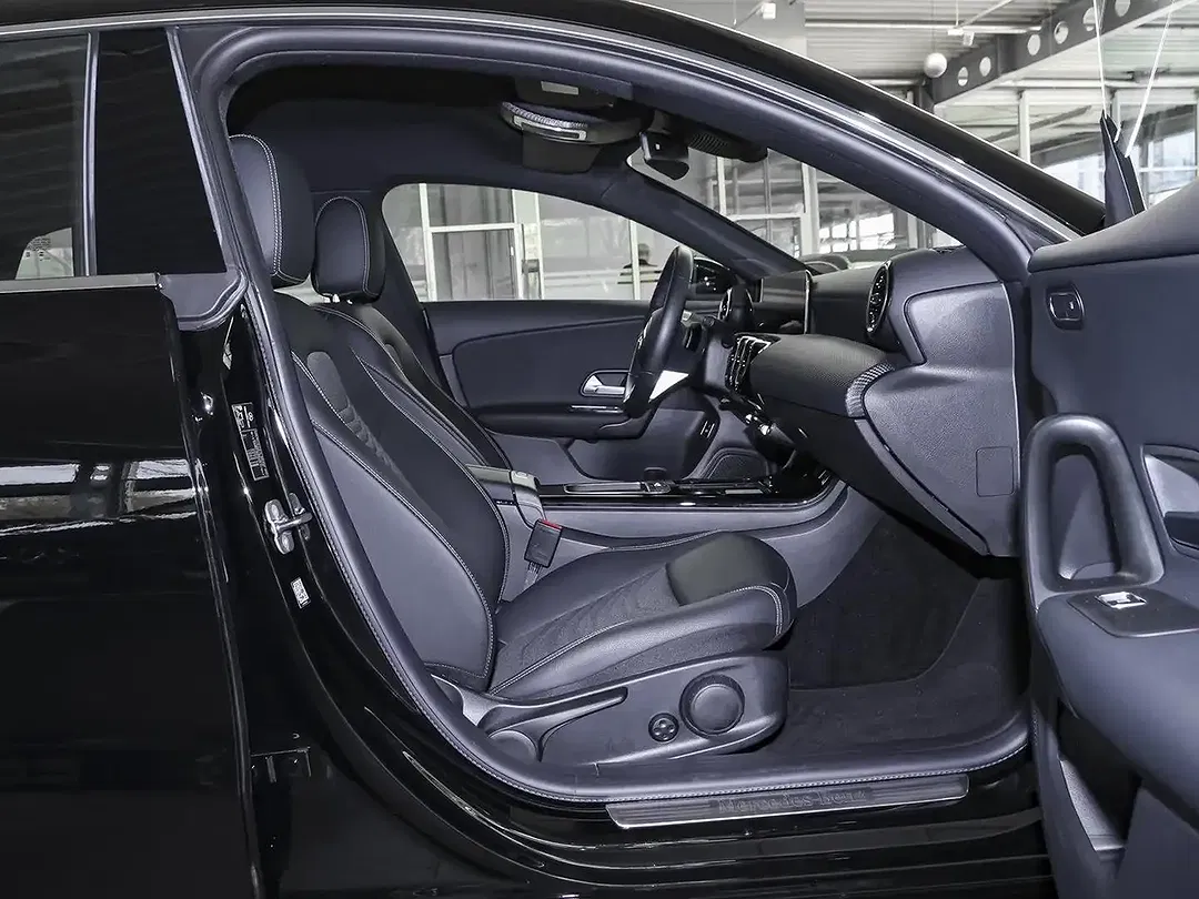Mercedes-Benz CLA 180 - Thumbnail 5