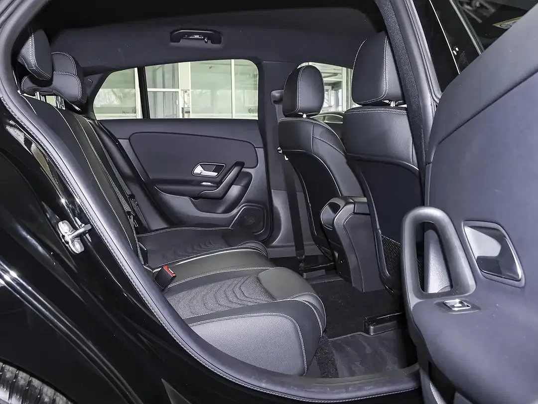 Mercedes-Benz CLA 180 - Thumbnail 6