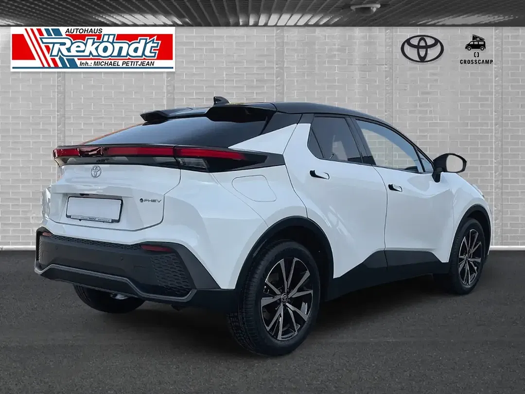 Toyota C-HR - Thumbnail 2