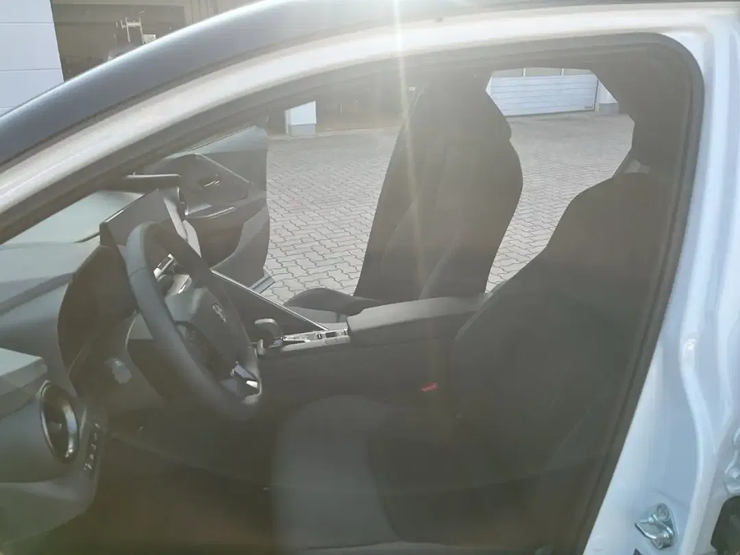 Toyota C-HR - Thumbnail 9