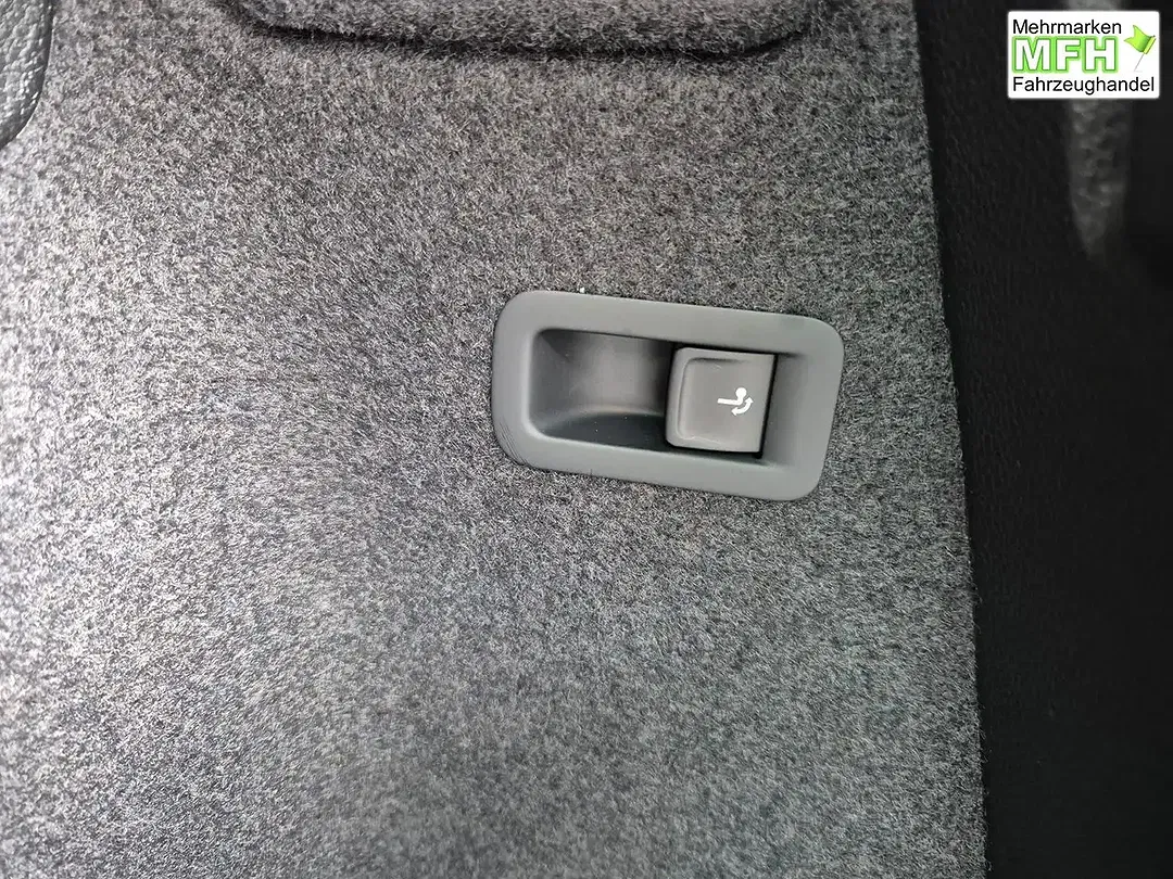 Skoda Karoq - Thumbnail 10