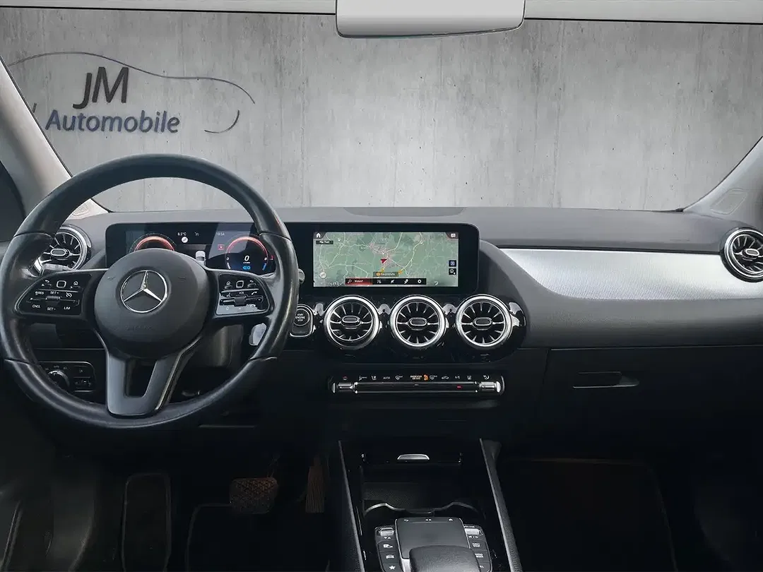 Mercedes-Benz GLA 250 - Thumbnail 13