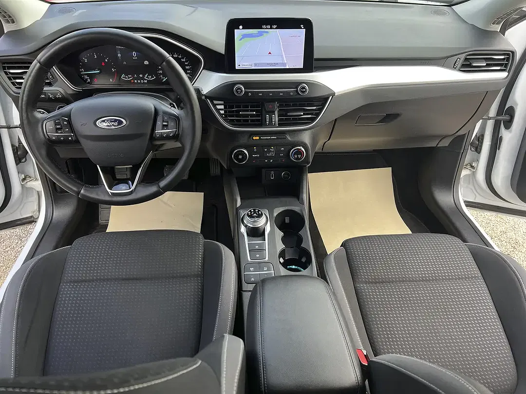 Ford Focus - Thumbnail 13