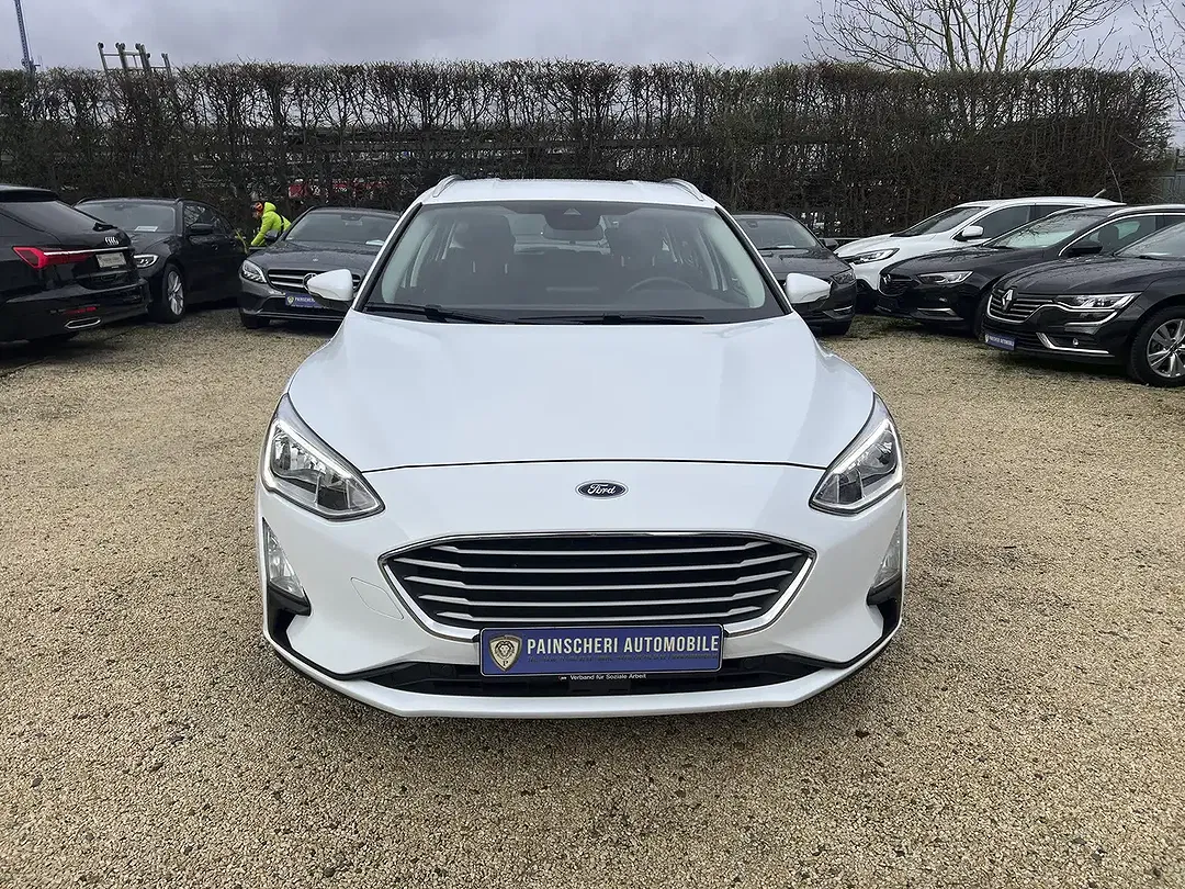 Ford Focus - Thumbnail 3