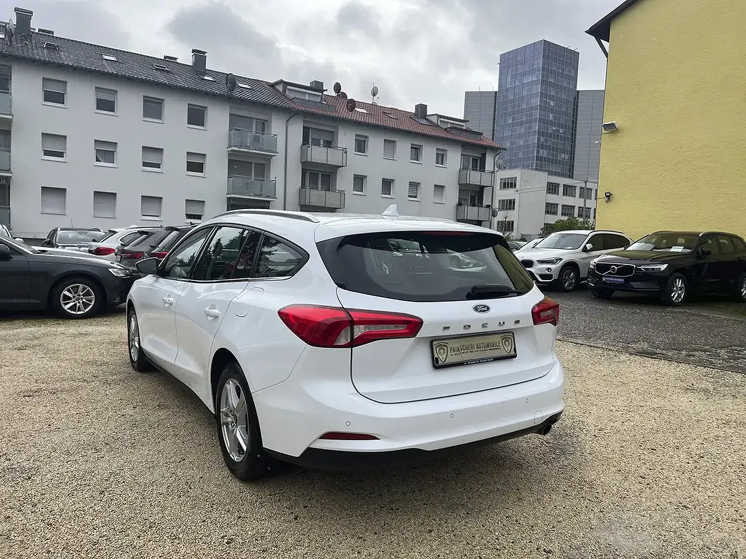 Ford Focus - Thumbnail 7