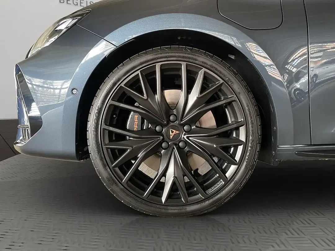 CUPRA Leon - Thumbnail 3